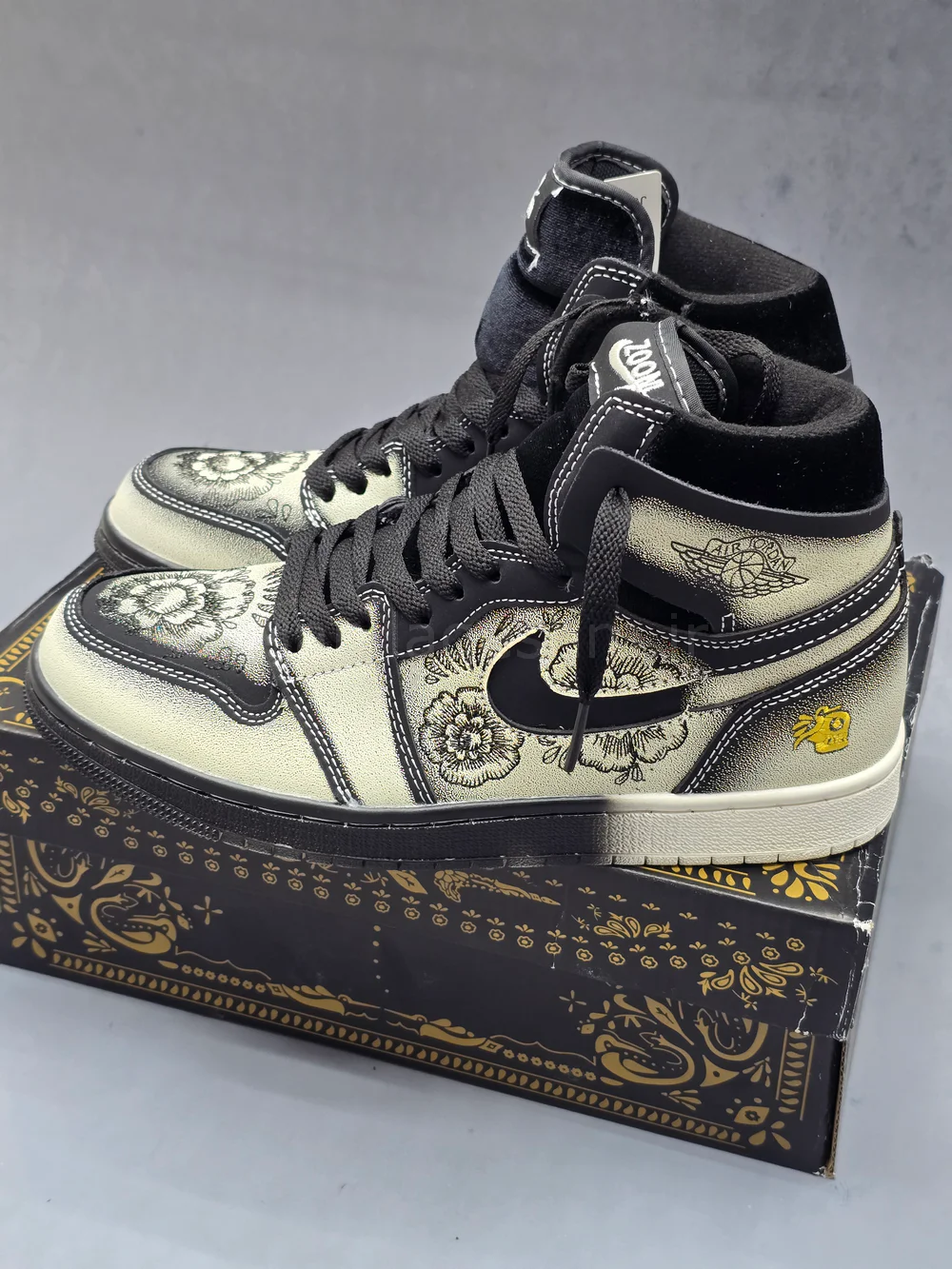 کفش جردن وان ساقدار فامیلیا گلدار Jordan 1 High Familia