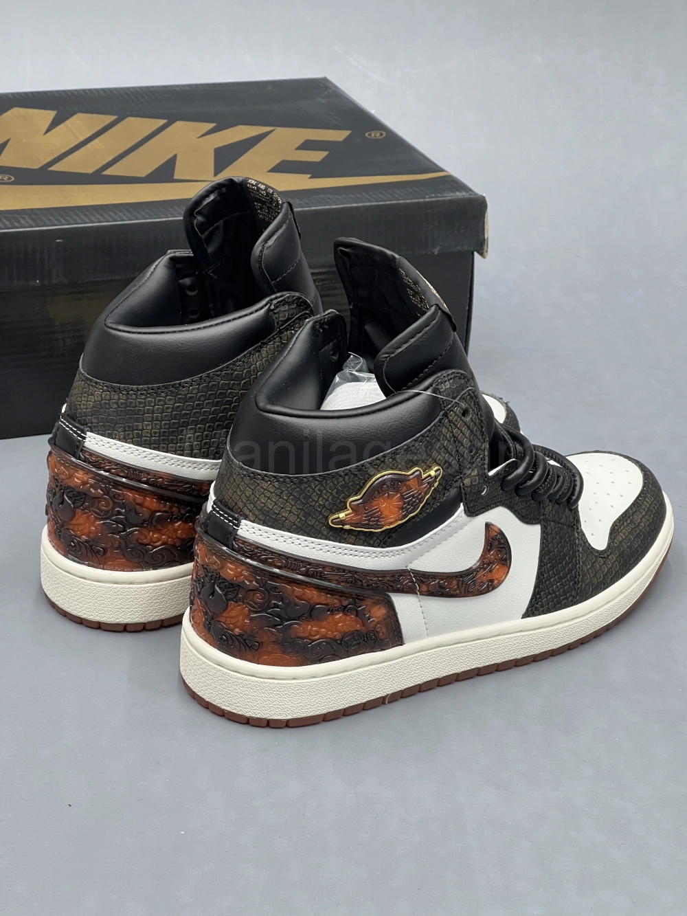 کفش جردن وان ساقدار ژانوو سال مار Jordan 1 Retro High OG Xuanwu