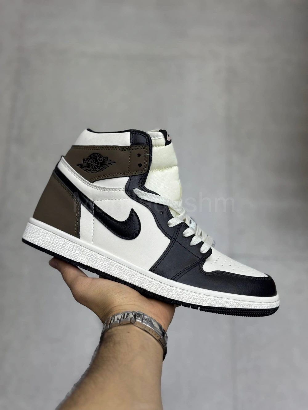 کفش جردن وان دارک موکا سفید قهوه‌ای ساقدار Jordan 1 High Dark Mocha