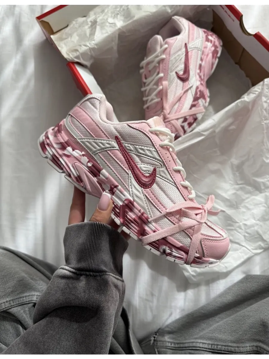 کفش نایک اینیشیتور صورتی کاستوم Nike Initiator