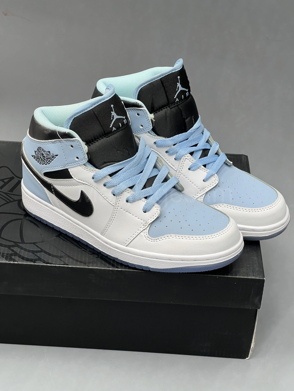 کفش نایک جردن وان ساقدار آبی یخی Jordan 1 Mid SE Ice Blue