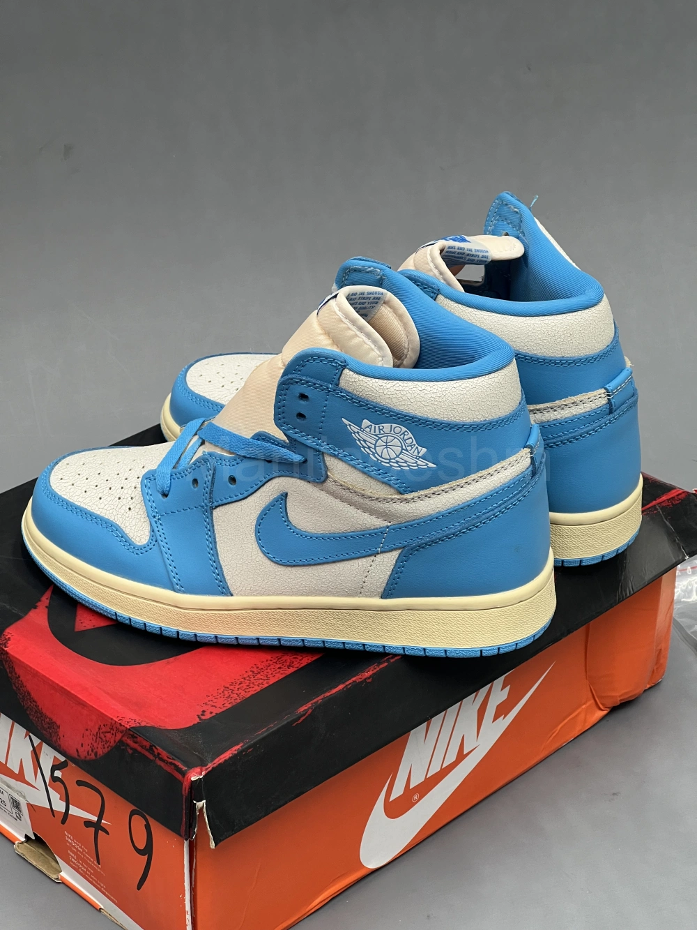 کفش جردن وان ساقدار آبی سفید Jordan 1 Retro High UNC Reimagined