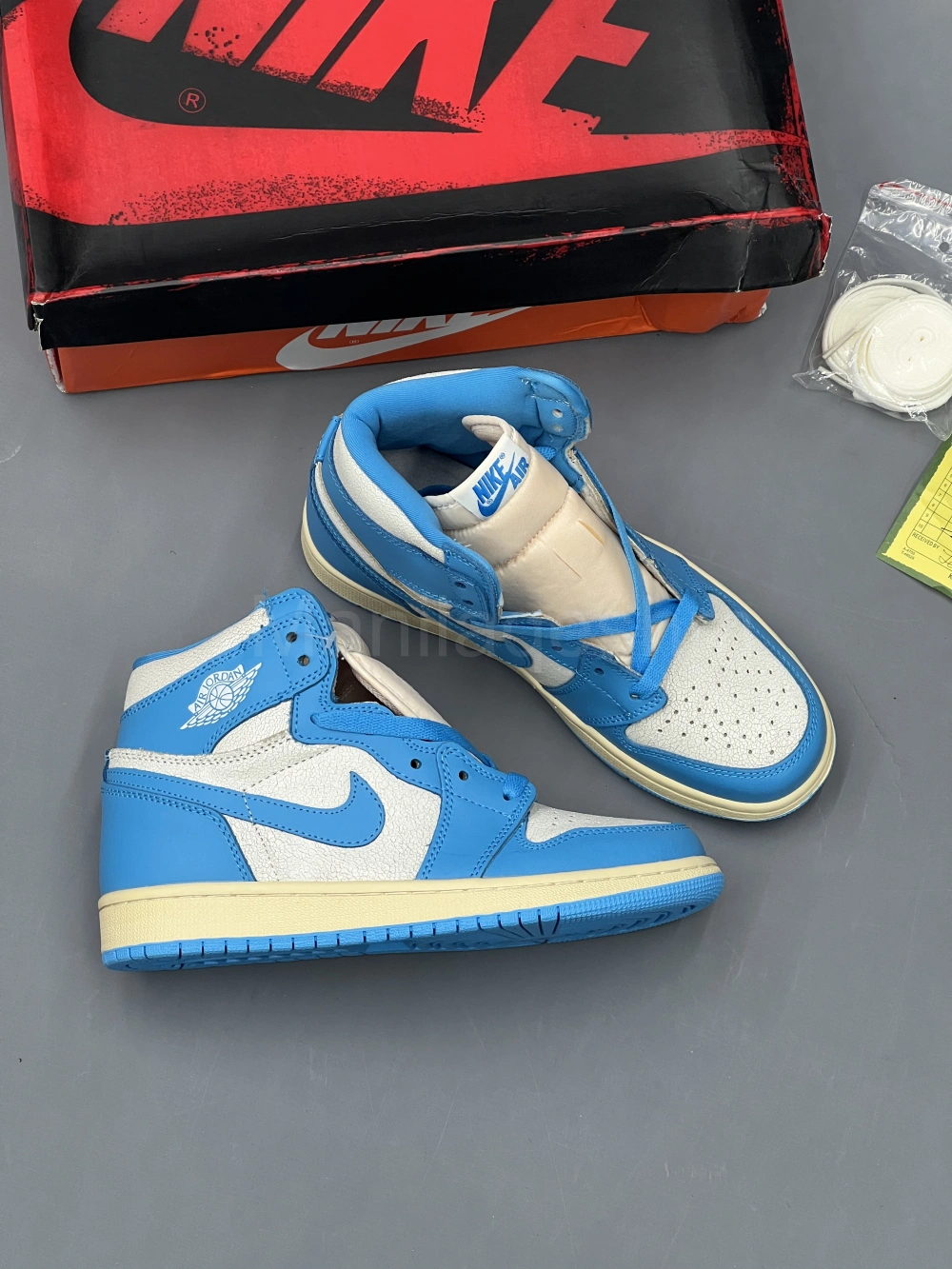کفش جردن وان ساقدار آبی سفید Jordan 1 Retro High UNC Reimagined