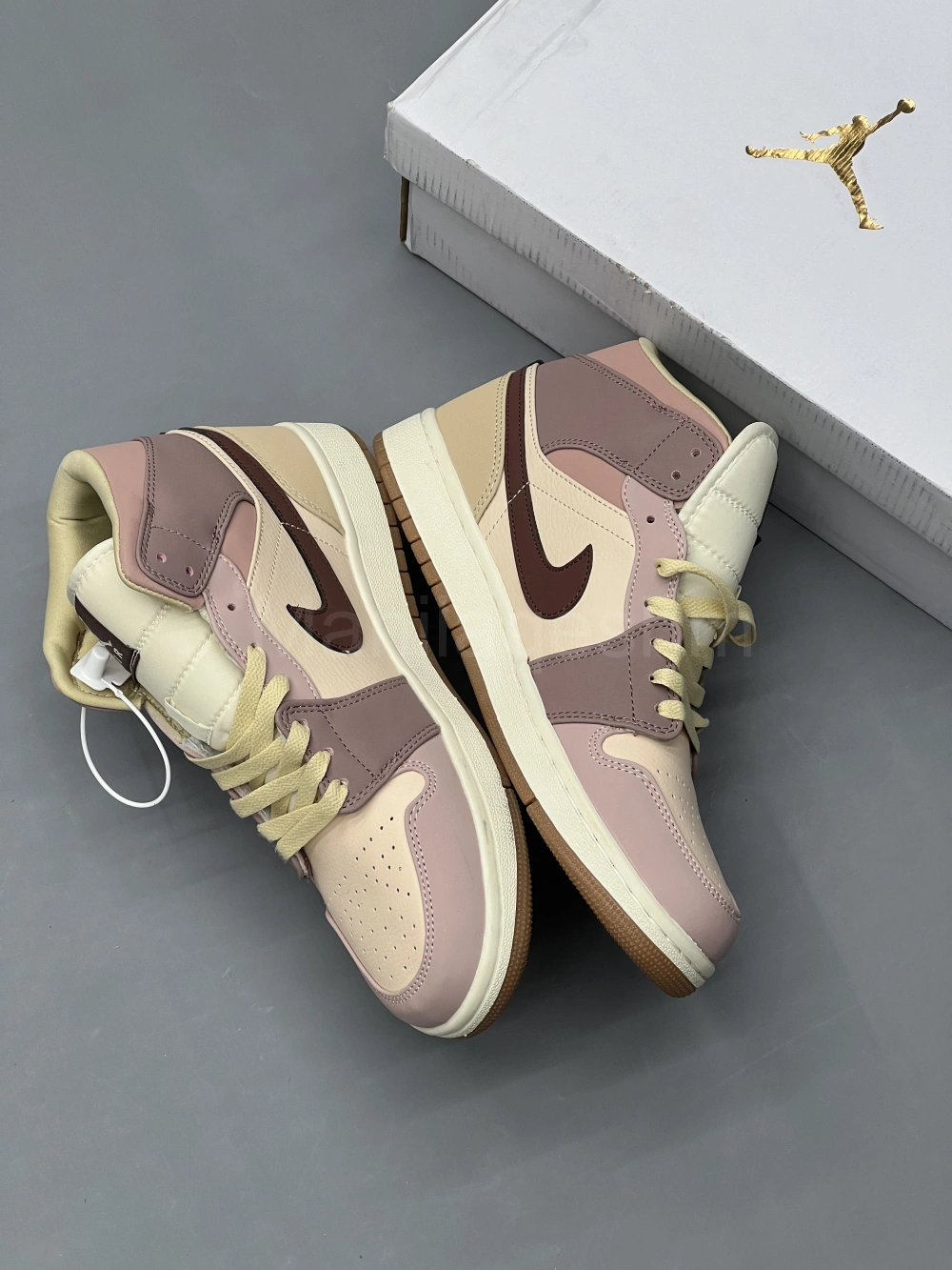 کفش نایک جردن وان ساقدار کالباسی Jordan 1 Mid Dark Pony Smoky