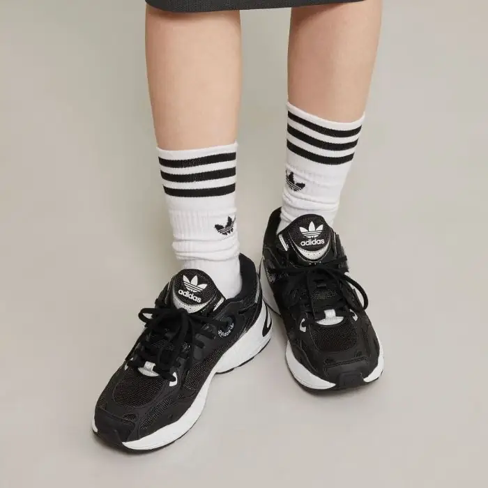 کتونی آدیداس آستیر adidas Astir
