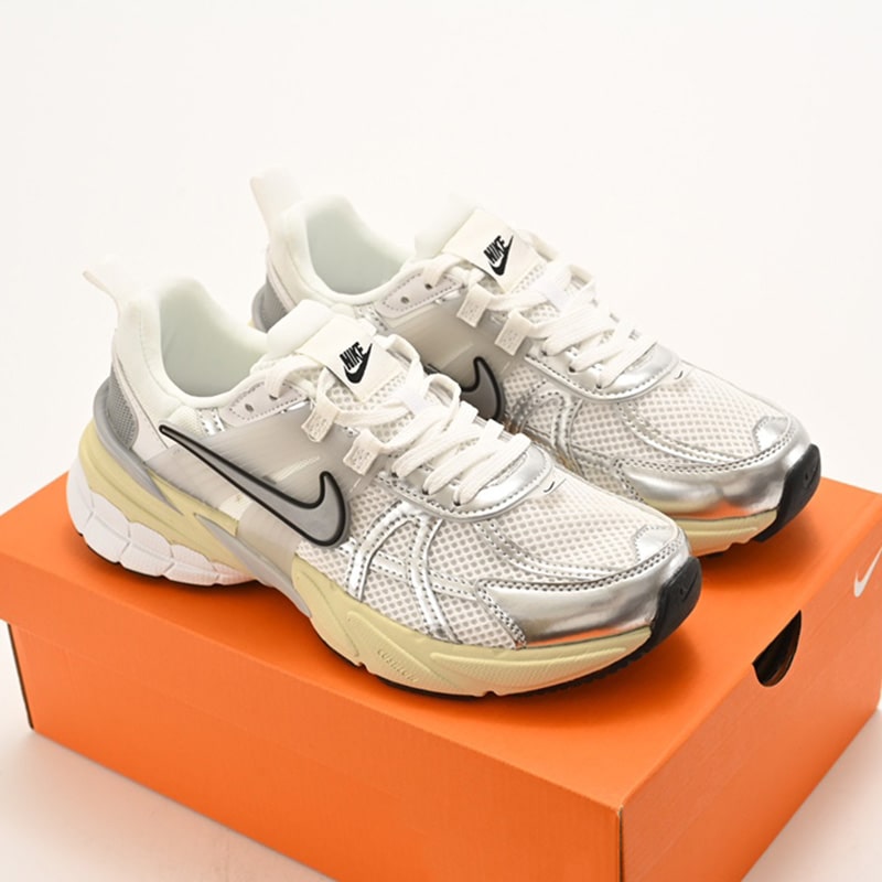 کتونی نایک وی تو کی ران طوسی نقره ای NIKE V2K RUN