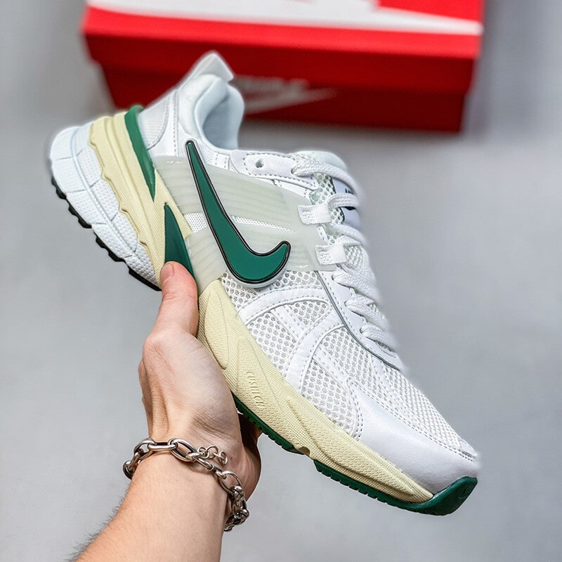 کتونی نایک وی تو کی ران سفید سبز NIKE V2K RUN