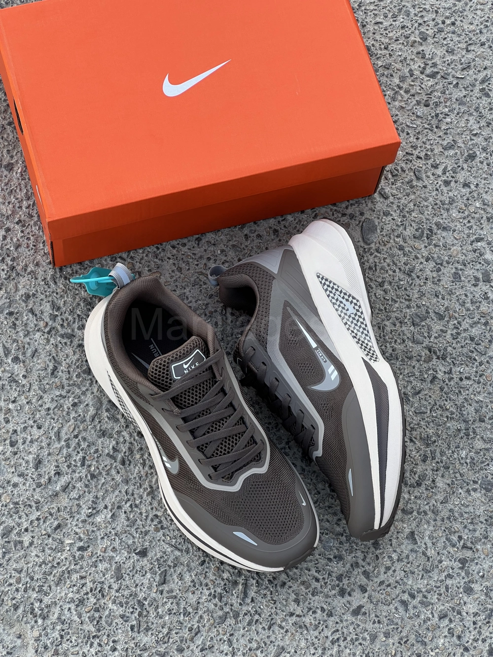 کفش نایک ایر مکس زوم وین فلو قهوه ای Nike Air Max