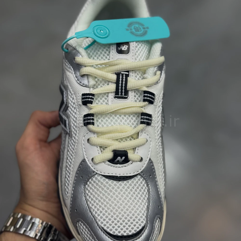 کتونی نیوبالانس 204L نقره ای مشکی New Balance