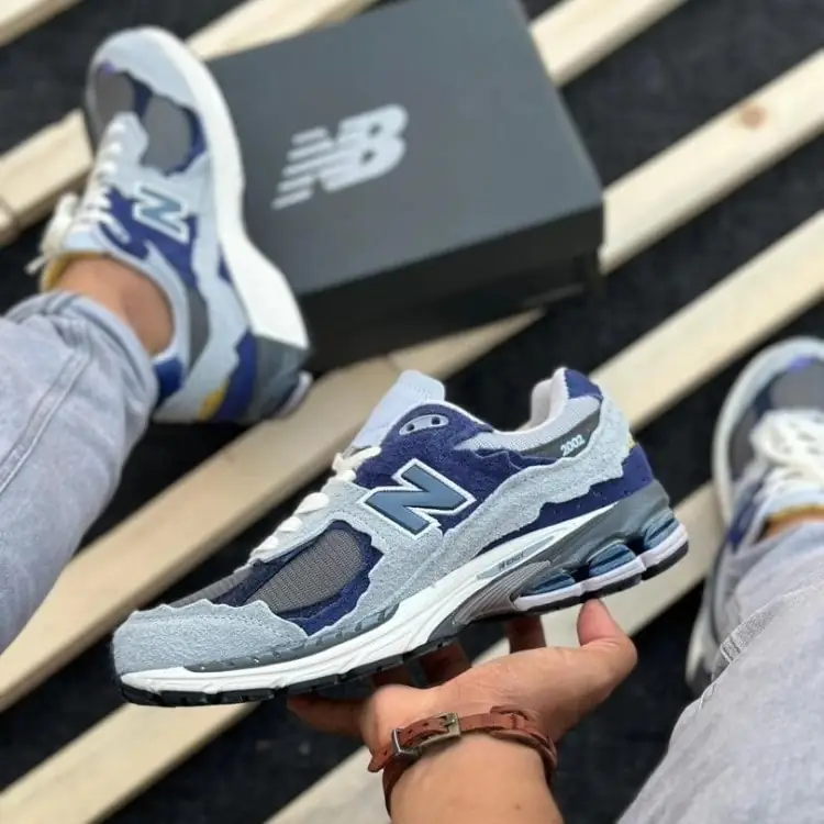 کتونی نیوبالانس 2002R آبی New Balance