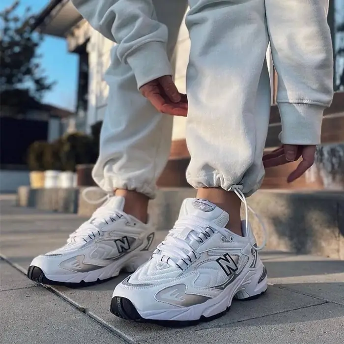 کتونی نیوبالانس 725 سفید New Balance