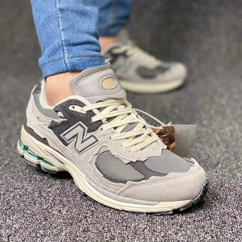 کتونی نیوبالانس 2002R طوسی New Balance