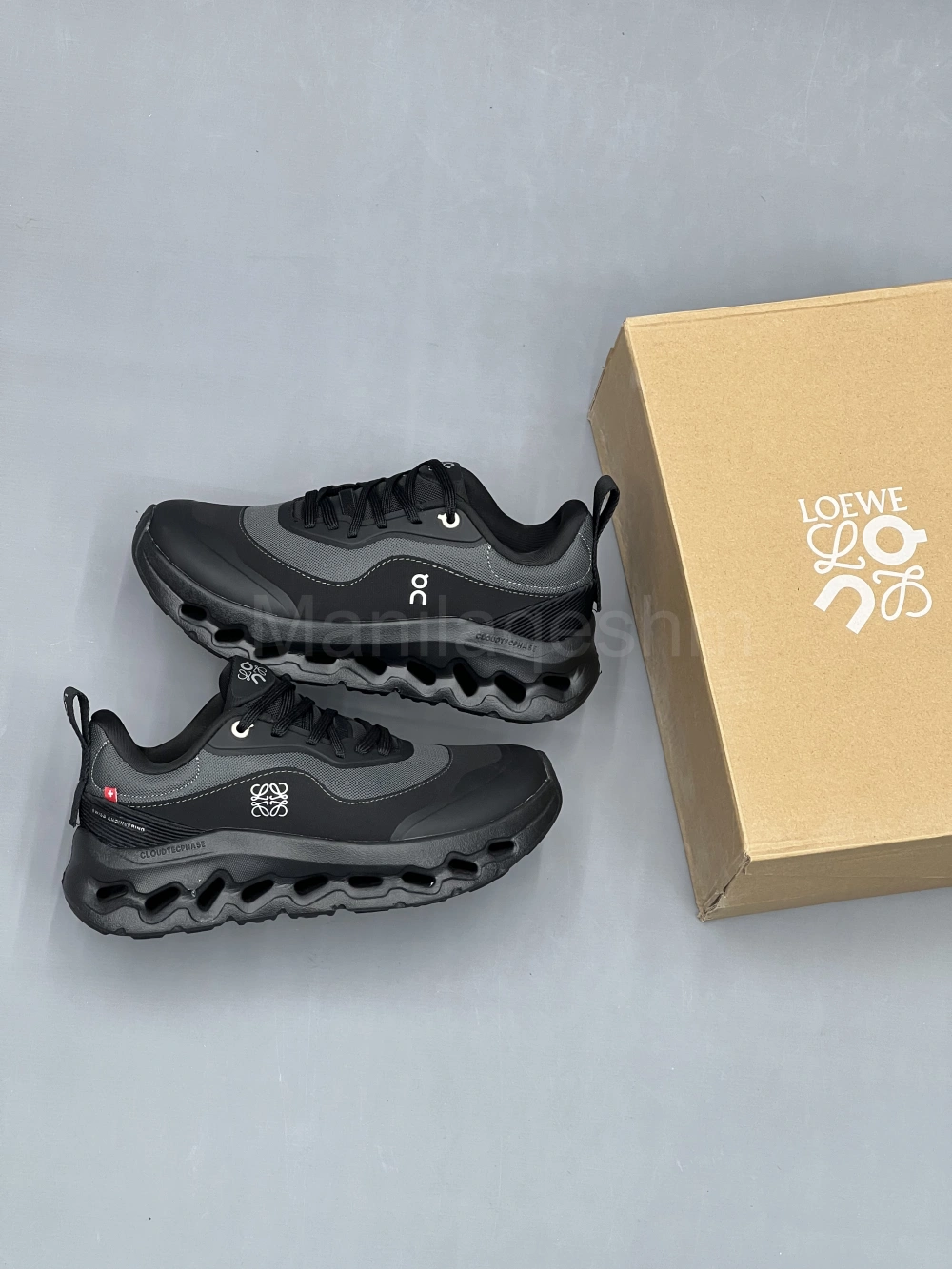 کتونی آن رانینگ لووه مشکی On Running x Loewe