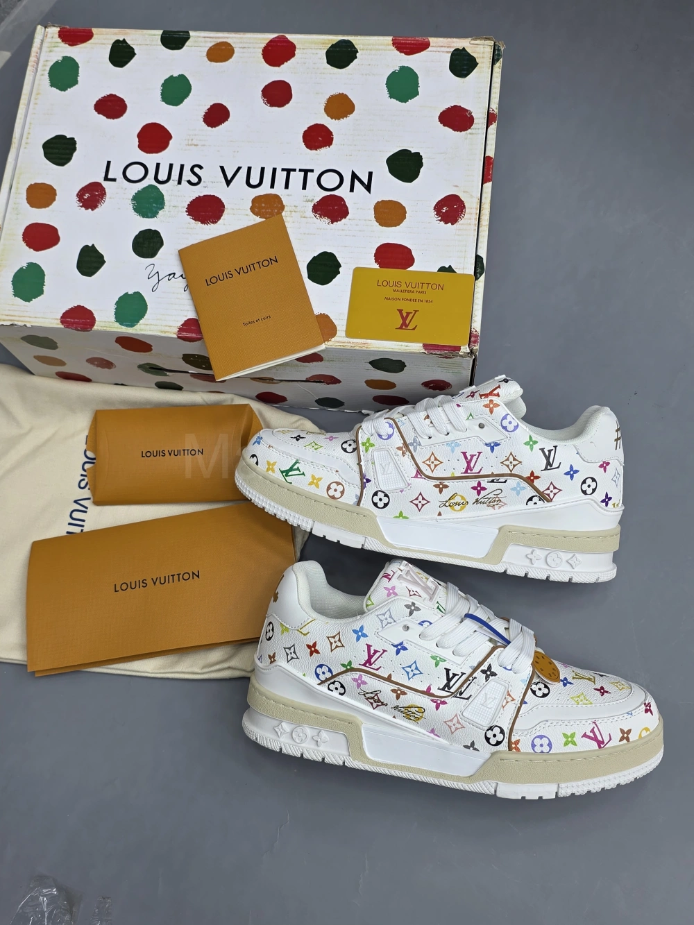کتونی لویی ویتون ترینر سفید LV x TM – Louis Vuitton Trainer