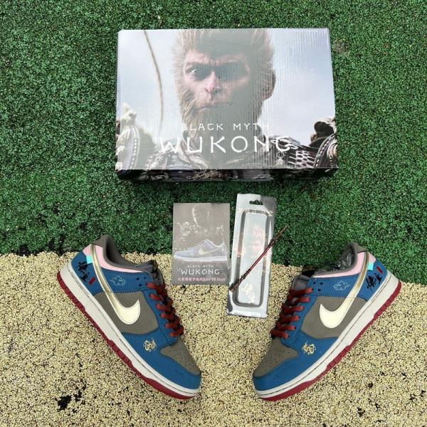 نایک اس بی دانک لو بلک میت Nike sb dunk low black myth Wukong