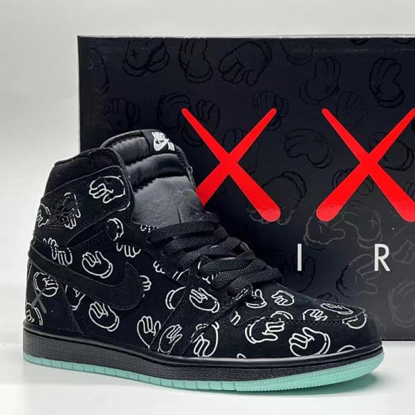 نایک جردن وان رترو کاز مشکی Jordan 1 Retro Kaws Black