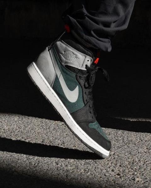 کتونی نایک جردن وان سبز گورتکس Air Jordan 1 mid GORE-TEX