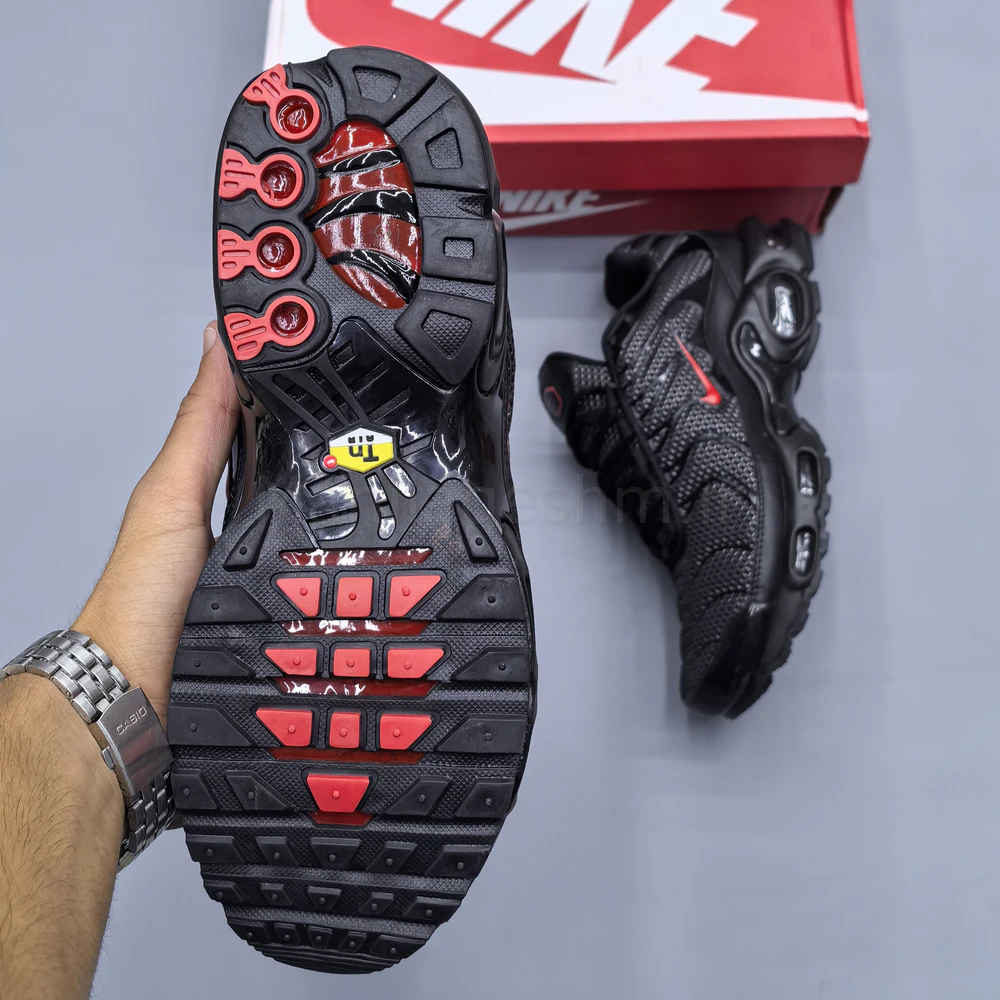 کفش نایک ایر مکس تی‌ان مشکی قرمز Nike Air Max TN Plus