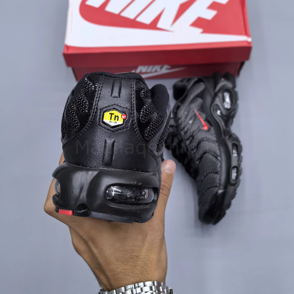 کفش نایک ایر مکس تی‌ان مشکی قرمز Nike Air Max TN Plus