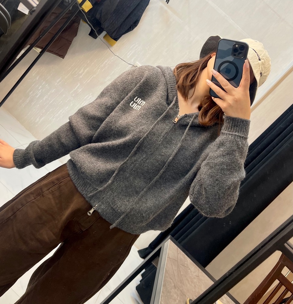 سویشرت بافت میو میو 01