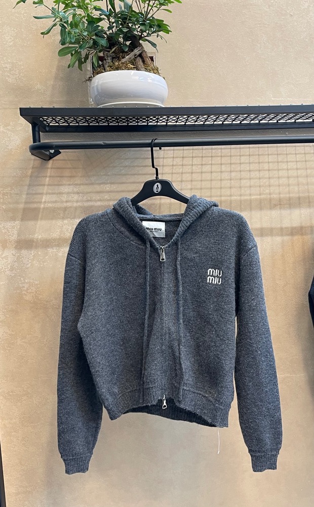 سویشرت بافت میو میو 01