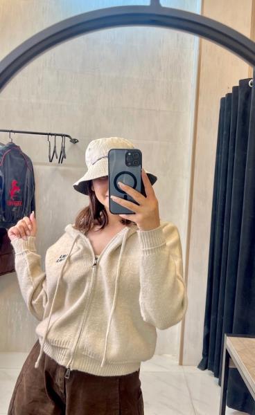 سویشرت بافت میو میو 01