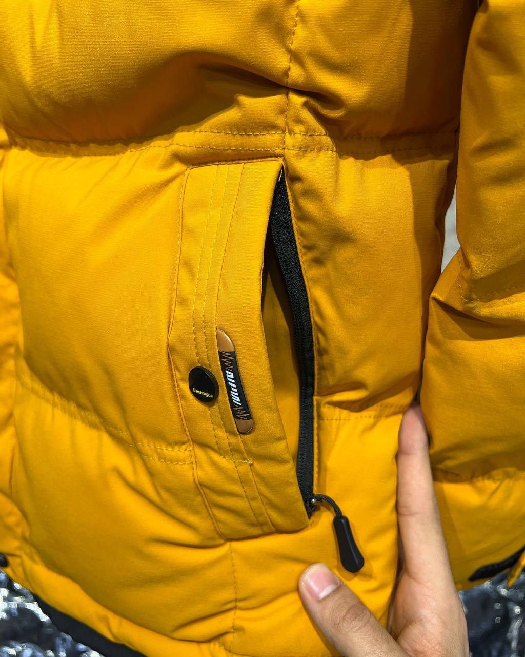 کاپشن نیم اور اسپورت