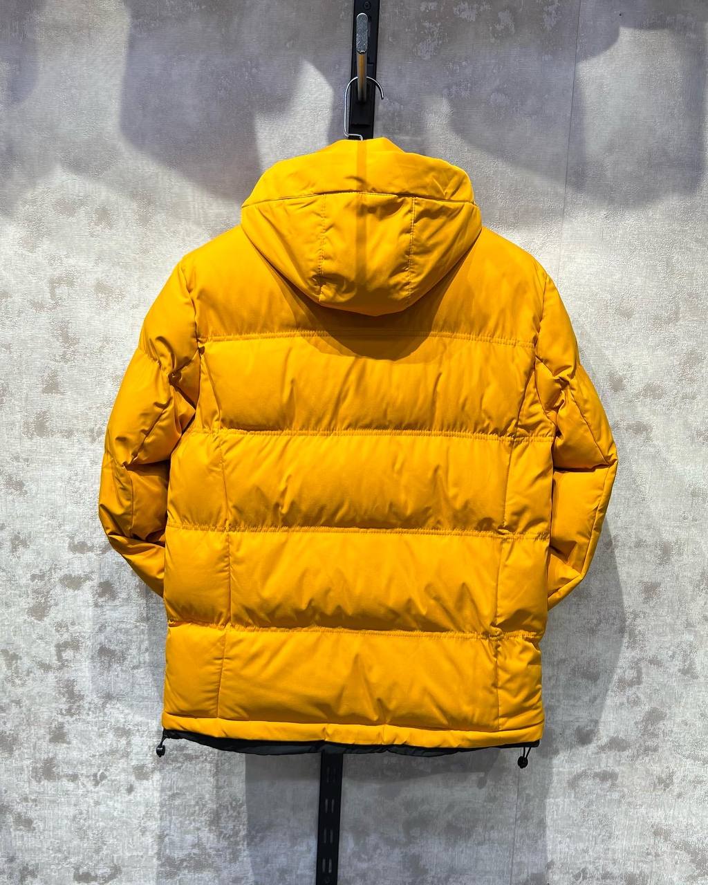 کاپشن نیم اور اسپورت