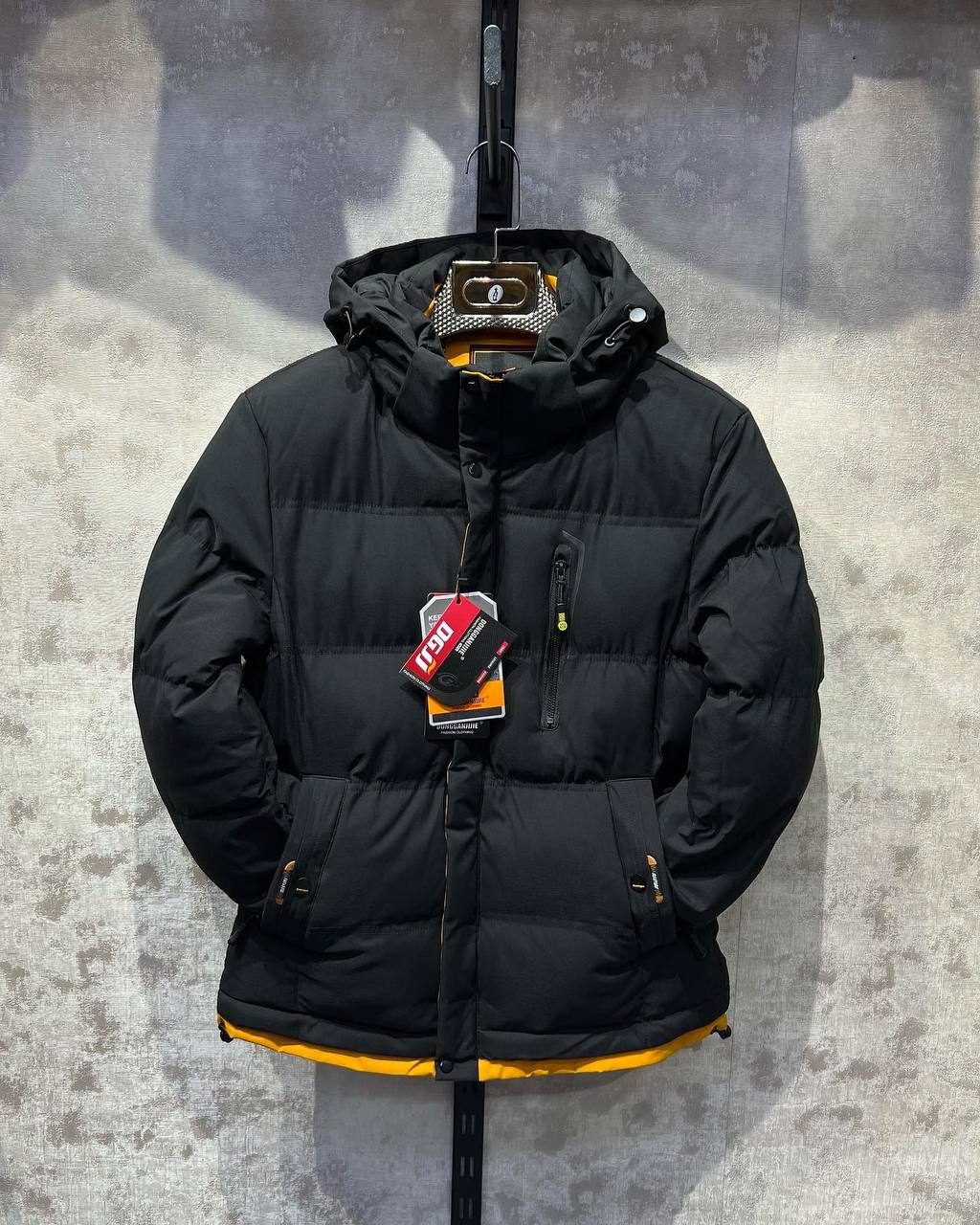 کاپشن نیم اور اسپورت