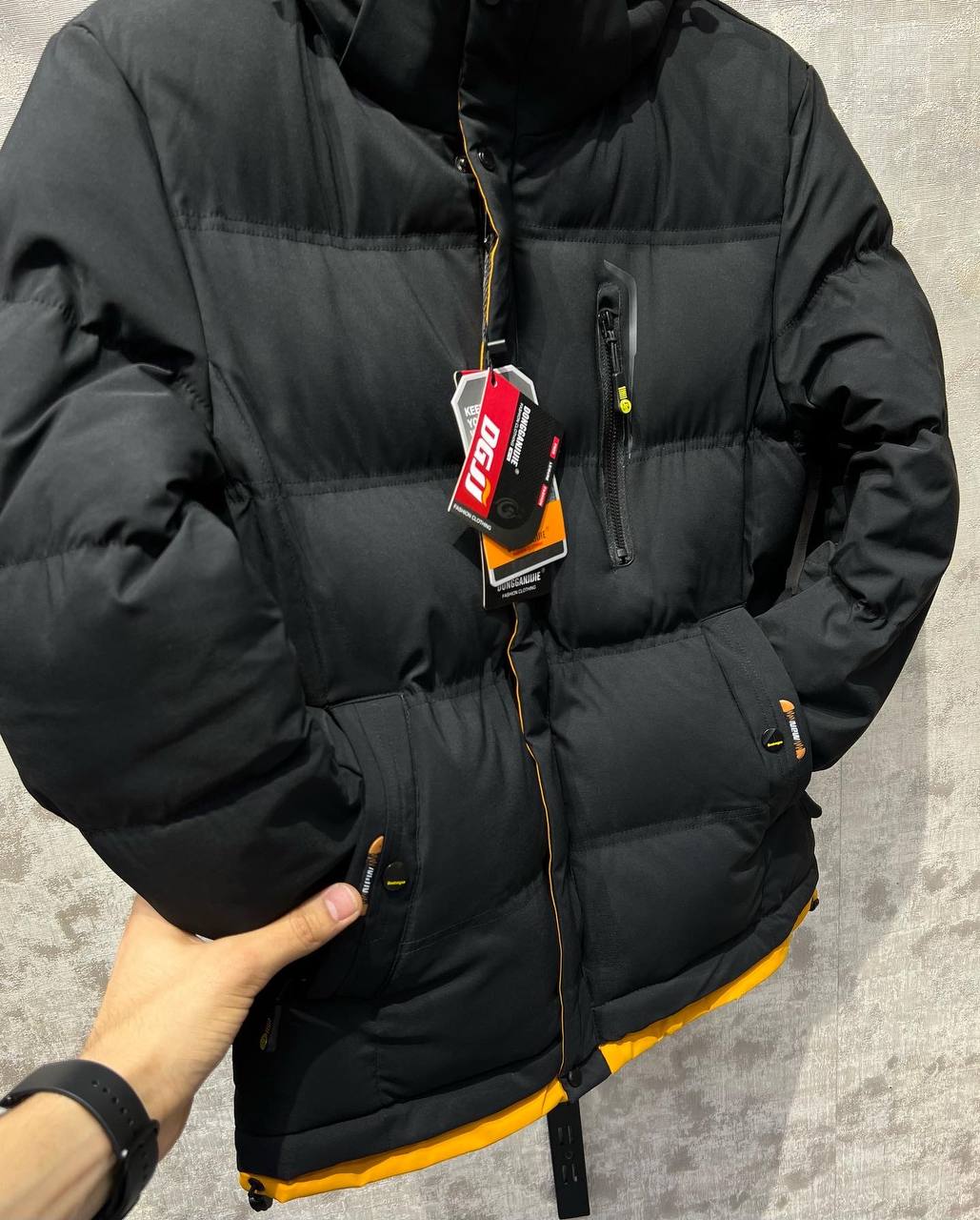 کاپشن نیم اور اسپورت