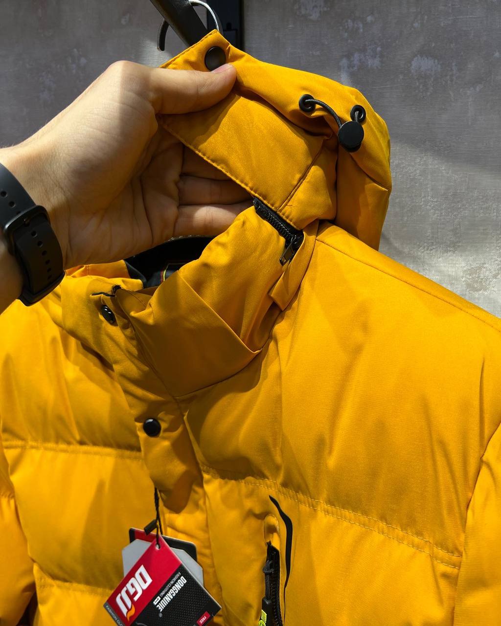 کاپشن نیم اور اسپورت